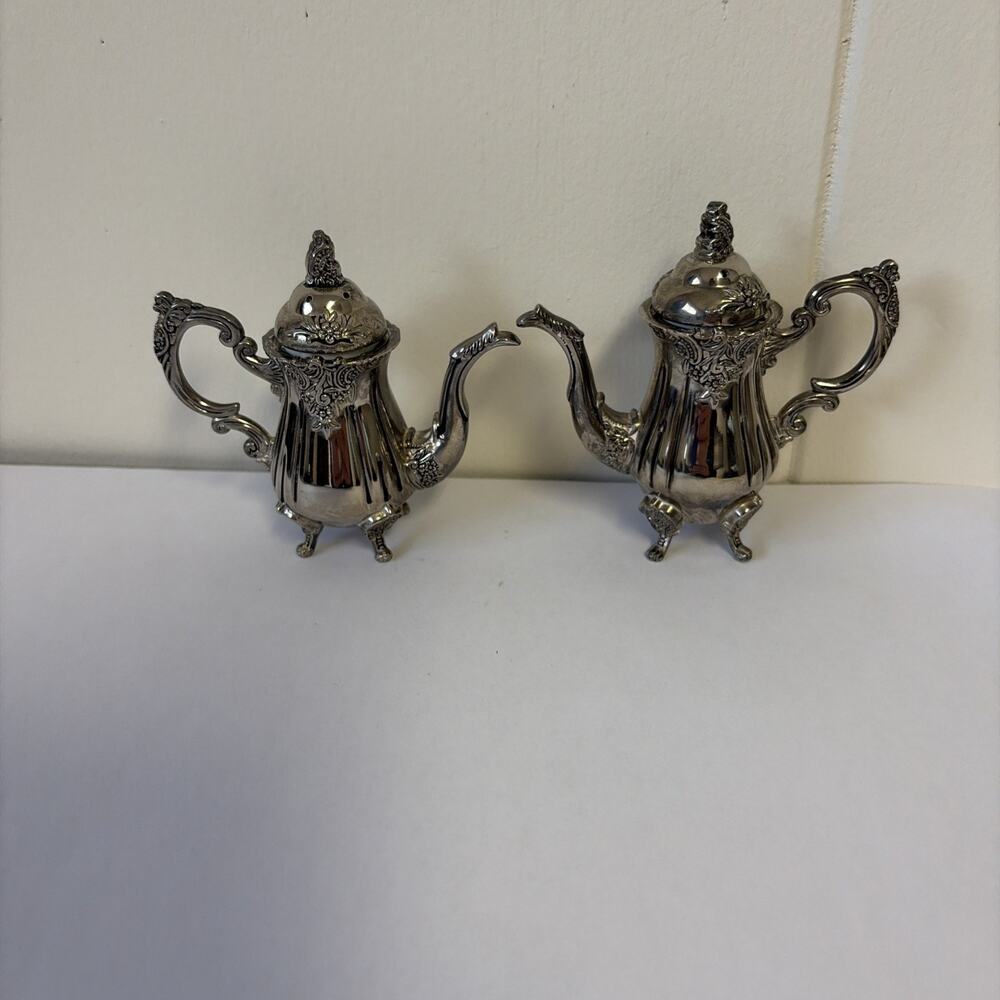 Vintage Godinger Miniature Tea Pot Silver Gallery Plated Salt & Pepper Shakers - Picture 1 of 10
